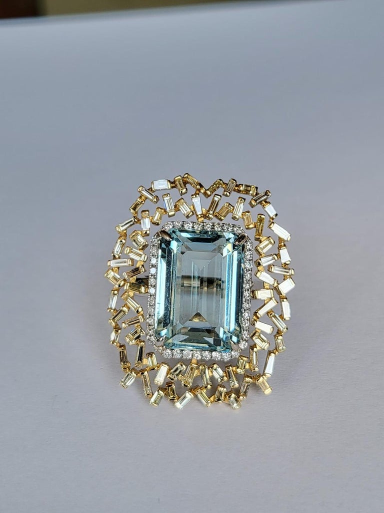 11.56 Carats Aquamarine & 1.62 Carats Yellow Baguette Diamonds Cocktail Ring