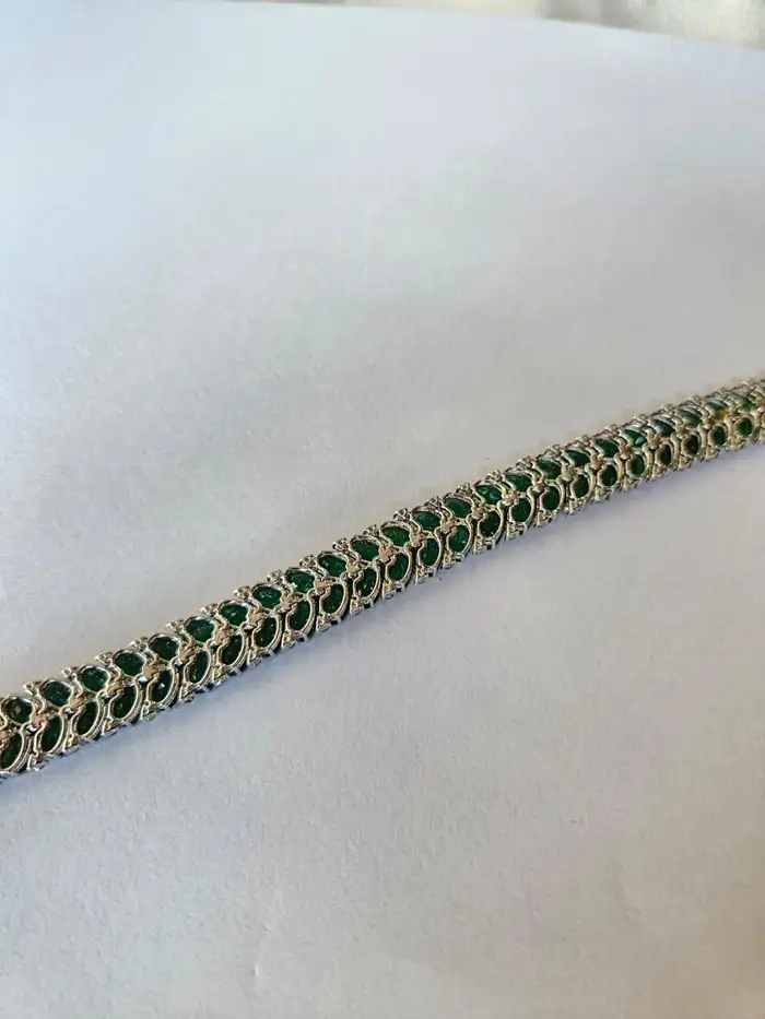 Platinum 950, 28.81 carats, Zambian Emeralds & Diamonds Link Bracelet