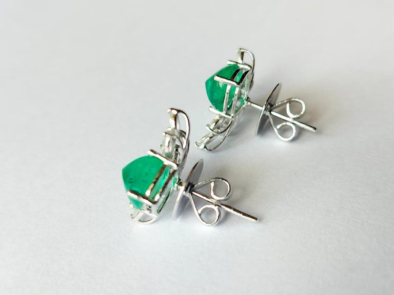18K Gold, 4.33 Carat, Natural Emerald Sugarloaf & Diamonds Stud Earrings