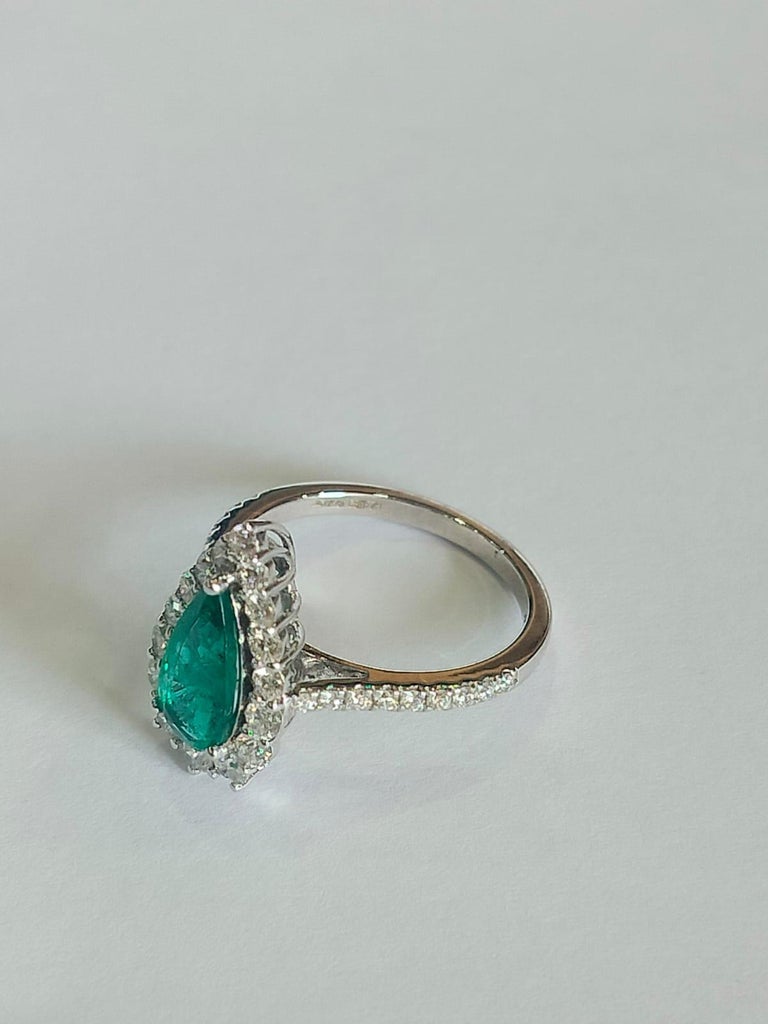 Set in 18K Gold, 1.09 carats, natural Zambian Emerald & Diamond Engagement Ring