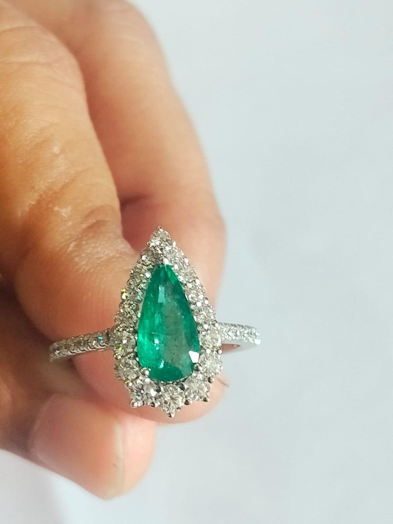 Set in 18K Gold, 1.09 carats, natural Zambian Emerald & Diamond Engagement Ring
