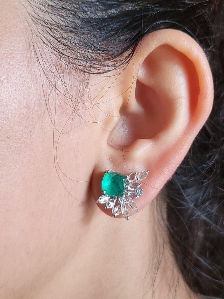 18K Gold, 4.33 Carat, Natural Emerald Sugarloaf & Diamonds Stud Earrings